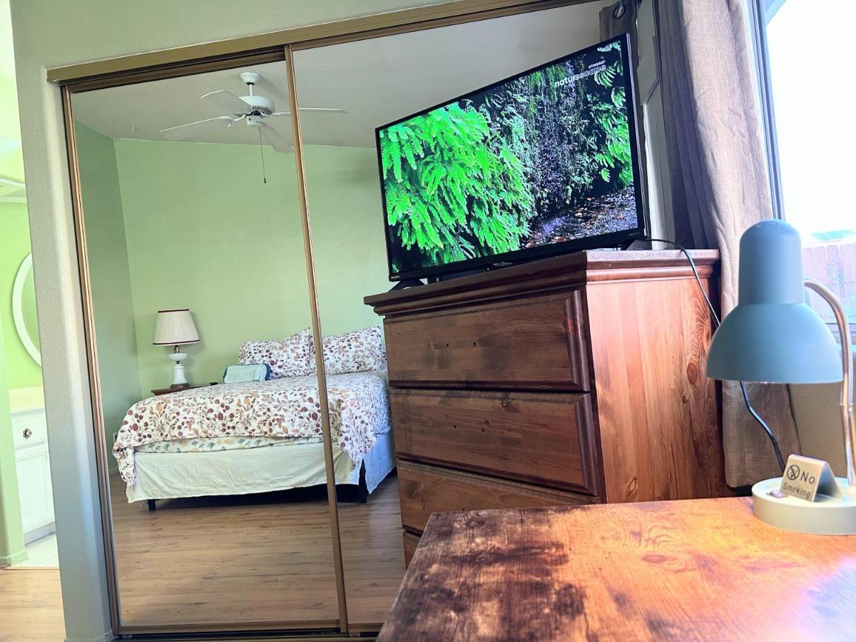 Vineyard Vista Suite With Tv And Private Bathroom Hemet Ngoại thất bức ảnh